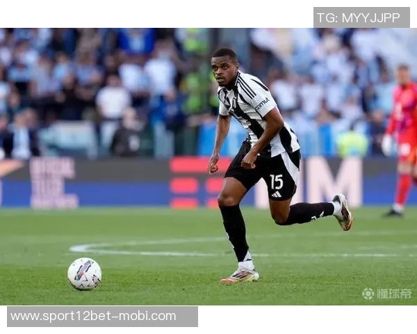 尤文图斯对阵AC米兰海报发布卡卢卢迎战旧主再度交锋 尤文图斯对阵AC米兰海报发布卡卢卢迎战旧主再度交锋